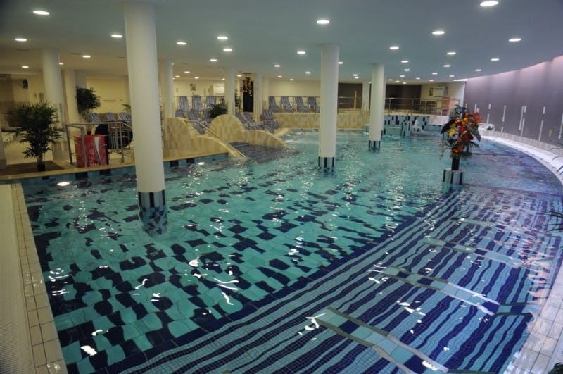 Ce Plaza Hotel Megabon