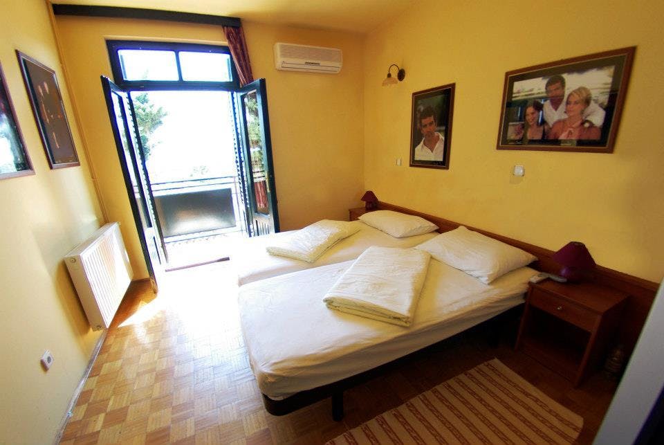 Tribunia Beach Hotel - Poletje v Tribunju, Tribunj, Dalmacija, Hrvaška - 279 EUR - 2x nočitev v dvoposteljni sobi ali apartmaju (glede na razpoložljivost) za 2 osebi, Polpenzion