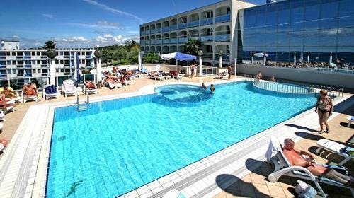 Hotel Gran Vista Plava Laguna – First minute ljeto, Poreč, Istra, Hrvatska – 6.743 HRK – 7x noćenje u dvokrevetnoj Klasik sobi s balkonom morska strana za 2 osobe (1 dijete do 11,99 godina besplatno) , Polupansion