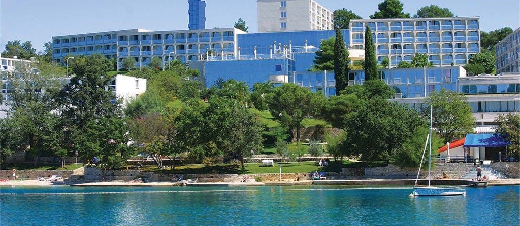 Hotel Gran Vista Plava Laguna – Ljeto u Poreču, Poreč, Istra, Hrvatska – 6.152 HRK – 7x noćenje u dvokrevetnoj Klasik sobi s balkonom morska strana za 2 osobe (1 dijete do 11,99 godina besplatno), 7x polupansion za 2 osobe