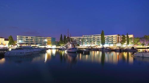 Ilirija Resort – Hotel Kornati – Last minute obiteljski odmor, Biograd na Moru, Dalmacija, Hrvatska – 7.868 HRK – 7x noćenje u dvokrevetnoj Comfort sobi za 2 osobe (1 dijete do 11,99 godina besplatno), Polupansion