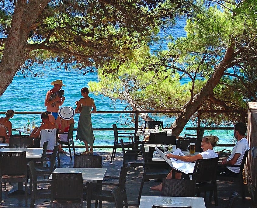 Hotel Ana Murter – Ljeto uz more, otok Murter, Dalmacija, Hrvatska – 4.816 HRK – 5x noćenje u dvokrevetnoj sobi s balkonom i pogledom na more za 2 osobe, 5x polupansion za 2 osobe