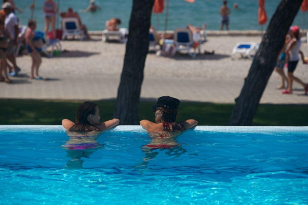 Ilirija Resort – Hotel Ilirija – Srpanj u Biogradu na Moru, Biograd na Moru, Dalmacija, Hrvatska – 8.349 HRK – 7x noćenje s punim pansionom za 2 osobe (1 dijete do 11,99 godina besplatno), Korištenje otvorenog bazena s dječjim bazenom u sklopu Hotela Adriatic