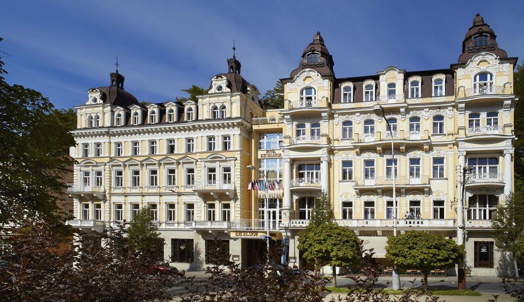 Hotel Excelsior – Spa i Wellnes, Mariánské Lázně, Češka – 2.243 HRK – 3x noćenje u luksuznoj sobi za 2 osobe, 3x polupansion (buffet doručak i večera) za 2 osobe 