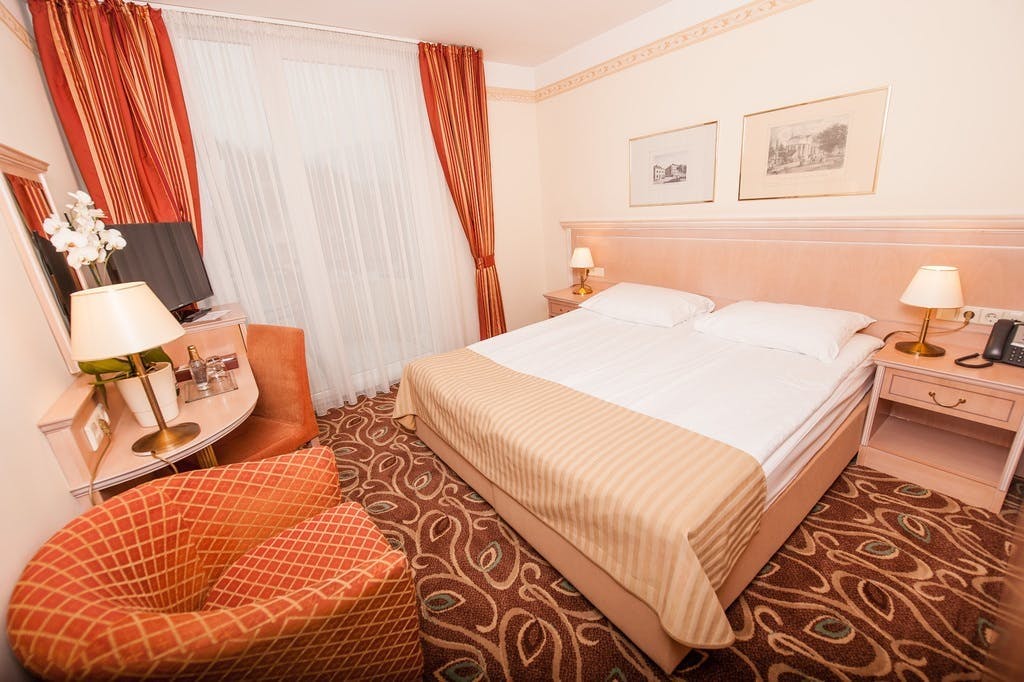 Grand Hotel Sava Superior - Romantično poletno razvajanje v Rogaški Slatini, Rogaška Slatina, Slovenija - 299 EUR - 2x nočitev v dvoposteljni Superior sobi za 2 osebi, Polpenzion