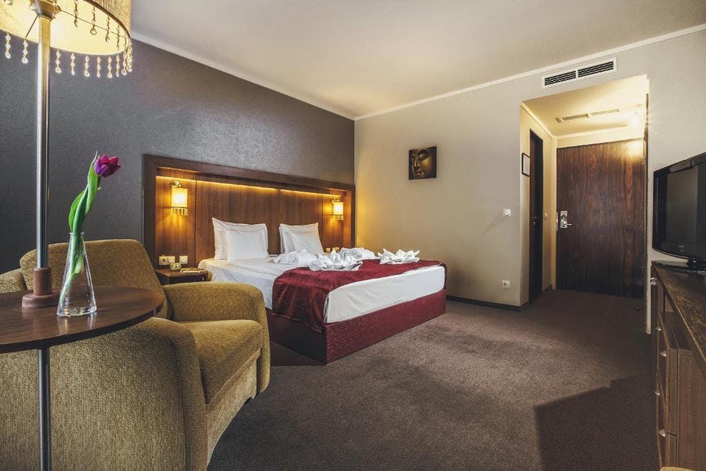 Caramell Premium Resort Superior - Wellness oddih, Bük, Madžarska - 292 EUR - 2x nočitev v dvoposteljni Standard sobi za 2 osebi, Polpenzion (sampostrežni zajtrk in večerja)