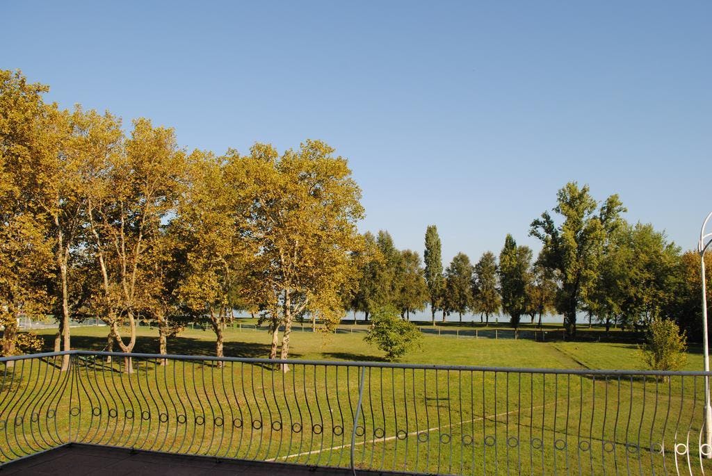 Hotel Sirály - Oddih ob Blatnem jezeru, Balatonelle, Madžarska - 379 EUR - 3x nočitev v dvoposteljni sobi za 2 osebi, Zajtrk