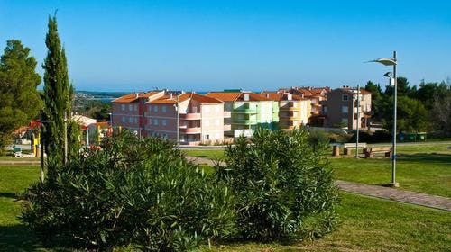 Apartmani Premantura dom – Puni paket za velike obitelji u apartmanu tip C, Premantura, Istra, Hrvatska – 6.108 HRK – 4x noćenje s polupansionom u apartmanu tipa C za 2 osobe, Minimalna popunjenost apartmana je 2 odrasle osobe i 2 djece