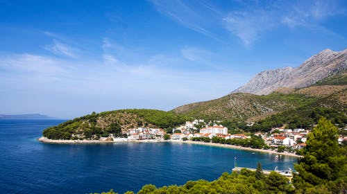 Hotel Quercus – First minute odmor u Dalmaciji, Drvenik, Makarska rivijera, Dalmacija, Hrvatska – 1.726 HRK – 3x noćenje u dvokrevetnoj sobi s dodatnim ležajem (park strana) za 2 osobe (1 dijete do 3 godine i 2. dijete do 12 godina besplatno), Polupansion