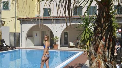 Hotel Borovnik – Manifestacija “Dani otvorenih kušaonica”, Tisno, otok Murter, Dalmacija, Hrvatska – 2.699 HRK – 3x noćenje u dvokrevetnoj Superior sobi za 2 osobe (1 dijete do 12 godina besplatno), Polupansion (doručak i večera s uključenim pićem)