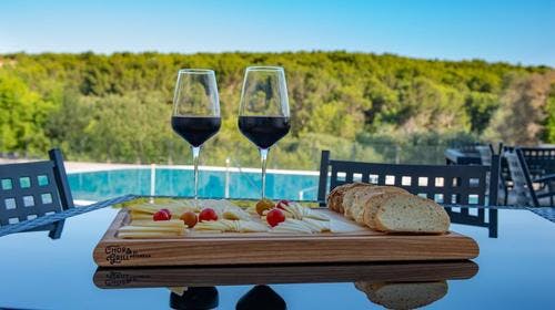 Hotel Premantura Resort – Vikend wellness odmor na jugu Istre, Premantura, Istra, Hrvatska – 1.590 HRK – 2x noćenje s polupansionom u dvokrevetnoj sobi s balkonom i pogledom na more za 2 osobe , Voće i kolači u popodnevnim satima za 2 osobe 
