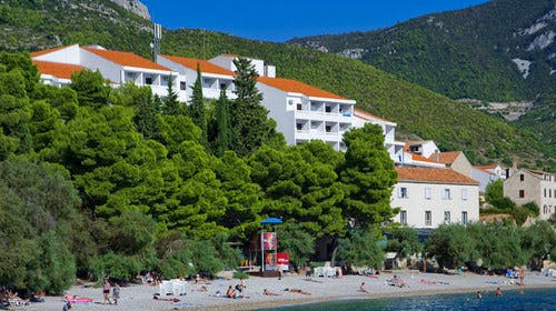 Hotel Biševo – Odmor na prekrasnom otoku Visu, Komiža, otok Vis, Dalmacija, Hrvatska – 1.079 HRK – 3x noćenje s polupansionom u dvokrevetnoj sobi (strana park) za 2 osobe (1 dijete do 12 godina besplatno), Besplatan Wi-Fi u prizemlju hotela