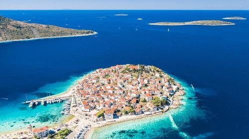 Hotel Zora – Ljeto u Primoštenu uz dalmatinsku večer , Primošten, Dalmacija, Hrvatska – 4.400 HRK – 4x noćenje u dvokrevetnoj Comfort sobi za 2 osobe (1 dijete do 11,99 godina besplatno), Polupansion (doručak i večera)