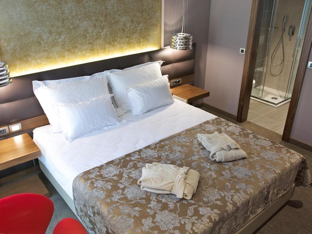 Atlantida Boutique Hotel - Romantično razvajanje v 5-zvezdičnem hotelu, Rogaška Slatina, Slovenija - 420 EUR - 2x nočitev v dvoposteljni Superior sobi z balkonom za 2 osebi, Polpenzion