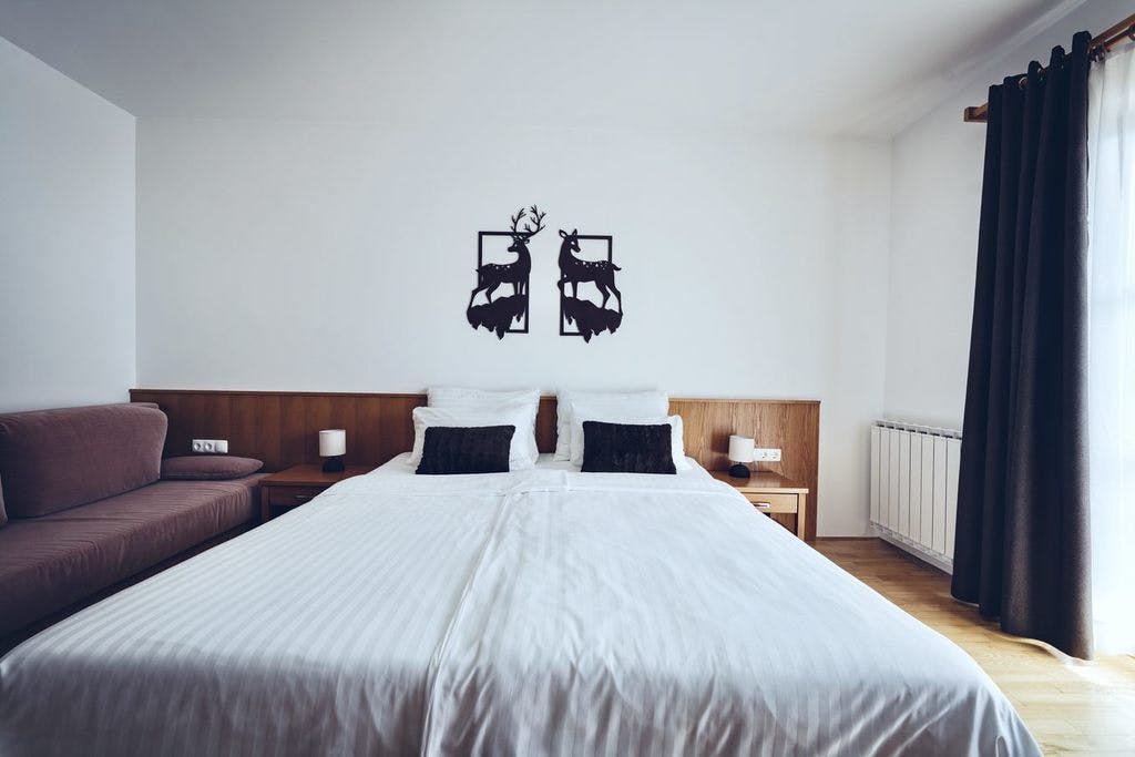 Wellness & Spa Hotel Bolfenk - Jesenski wellness oddih na Pohorju med tednom, Pohorje, Slovenija - 209 EUR - 2x nočitev v dvoposteljni sobi z dodatnim ležiščem in prostornim balkonom za 2 osebi, Polpenzion