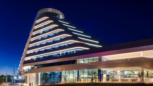 Hotel Olympia Sky – Prvosvibanjsko luksuzno opuštanje, Vodice, Dalmacija, Hrvatska – 2.400 HRK – 2x noćenje u dvokrevetnoj Deluxe sobi s balkonom (pogled more) za 2 osobe (1 dijete do 11,99 godina i 1 dijete do 5,99 godina besplatno), Polupansion
