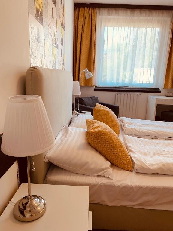 Hotel Gloria Budapest City Center, Budimpešta, Madžarska - 135 EUR - 2x nočitev v Standard Plus dvoposteljni sobi za 2 osebi, Zajtrk