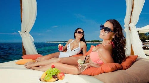 Hotel Coral Plava Laguna – First minute wellness odmor, Umag, Istra, Hrvatska – 6.840 HRK – 5x noćenje u Classic sobi s francuskim krevetom i balkonom (park strana) ili Classic sobi s bračnim krevetom bez balkona (park strana) za 2 osobe , Polupansion