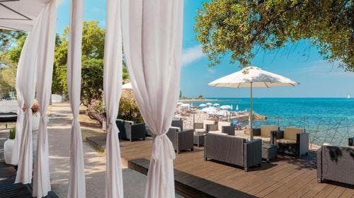 Hotel Coral Plava Laguna – First minute wellness odmor, Umag, Istra, Hrvatska – 6.698 HRK – 5x noćenje u Classic sobi s francuskim krevetom i balkonom (park strana) ili Classic sobi s bračnim krevetom bez balkona (park strana) za 2 osobe , Polupansion