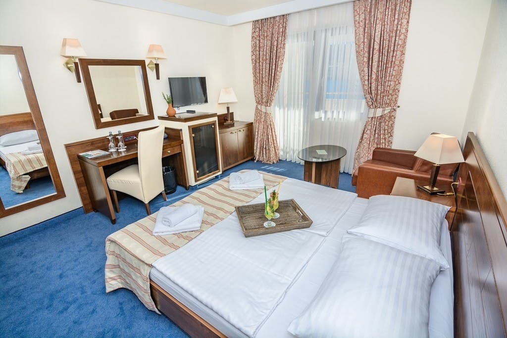 Family Hotel Pagus - All inclusive poletje na Pagu, Pag, Severna Dalmacija, Hrvaška - 712 EUR - 3x nočitev v dvoposteljni Standard sobi z balkonom (pogled park) za 2 osebi (1 otrok do 12 let in 1 otrok do 2,99 let brezplačno), All inclusive