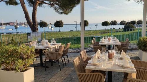 Garden Palace Resort Umag – Vikend odmor, Umag, Istra, Hrvatska – 899 HRK – 2x noćenje u Standard apartmanu za 4 osobe, Bocu istarskog vina u apartmanu