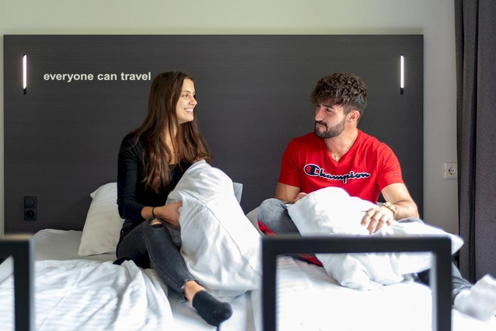 A&O Hotel Graz Hauptbahnhof - Raziščite Graz, Graz, Avstrija - 67 EUR - 1x nočitev v dvoposteljni Standard sobi ali Family sobi za 2 osebi (2 otroka do 17. leta brezplačno), Zajtrk