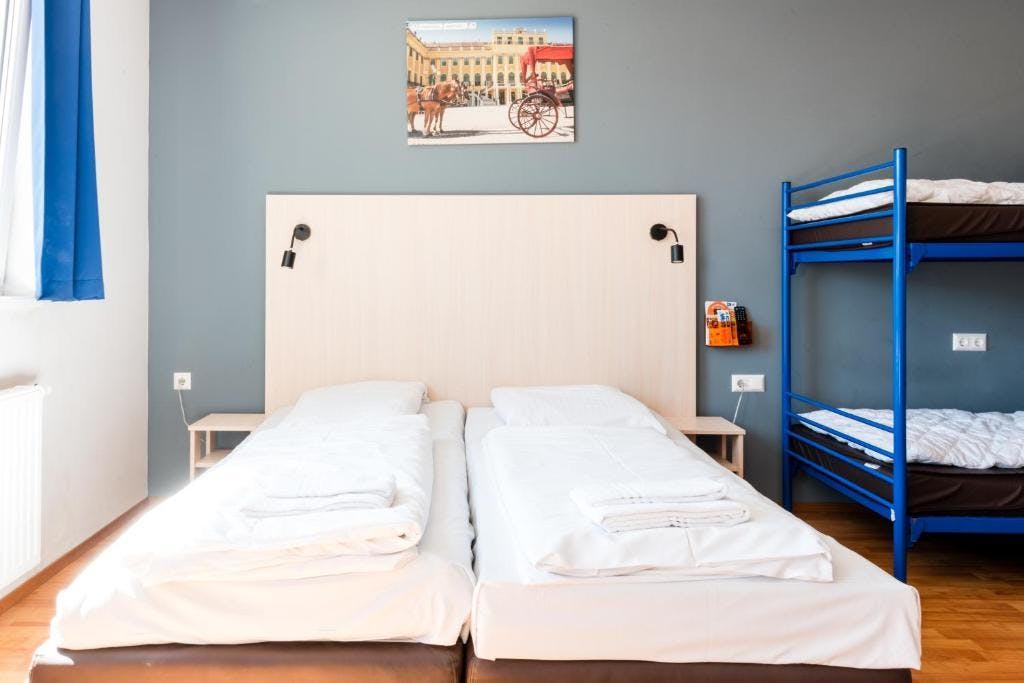A&O Wien Hauptbahnhof - Bivanje v srcu Dunaja, Dunaj, Avstrija - 158 EUR - 2x nočitev v dvoposteljni Standard sobi ali Family sobi za 2 osebi (2 otroka do 17. leta brezplačno), Zajtrk