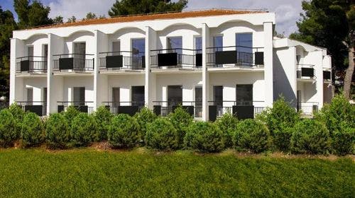 Ville Imperial Park Vodice – Prvosvibanjski paket, Vodice, Dalmacija, Hrvatska – 1.344 HRK – 2x noćenje u dvokrevetnoj sobi za 2 osobe , Polupansion (buffet doručak i večera)