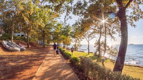Adriatic Kamp – Mobilne kućice Camping Bijela Uvala, Poreč, Istra, Hrvatska – 750 HRK – 2x noćenje u mobilnoj kućici Moda plus (M63D) za 6 osoba, Korištenje bazena