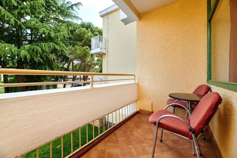 Hotel Aurora Plava Laguna - Ultra last minute družinski all inclusive ob morju, Umag, Hrvaška - 720 EUR - 3x nočitev v dvoposteljni Superior sobi s pomožnim ležiščem (pogled park) za 2 osebi (1. otrok do 11,99 let in 2. otrok do 4,99 let brezplačno), All inclusive