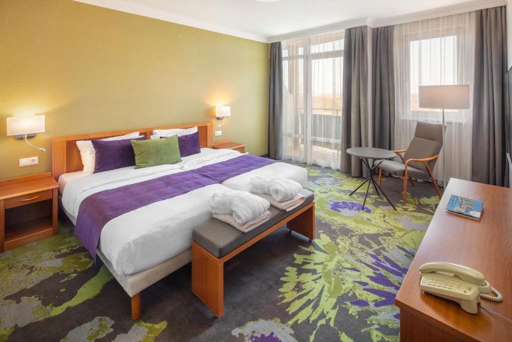Karos Spa Hotel - Wellness oddih med tednom, Zalakaros, Madžarska - 275 EUR - 2x nočitev v prostorni Spa Superior sobi za 2 osebi, Polpenzion (obilen samopostrežni zajtrk in samopostrežna večerja) v restavraciji Eden