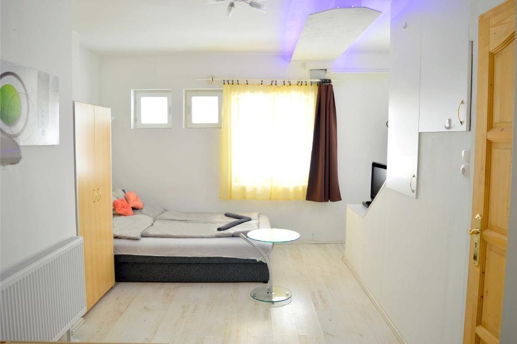 Lorabel Apartment House Hévíz, Hévíz, Madžarska - 90 EUR - 2x nočitev v apartmaju za 2 osebi, Kava in čaj