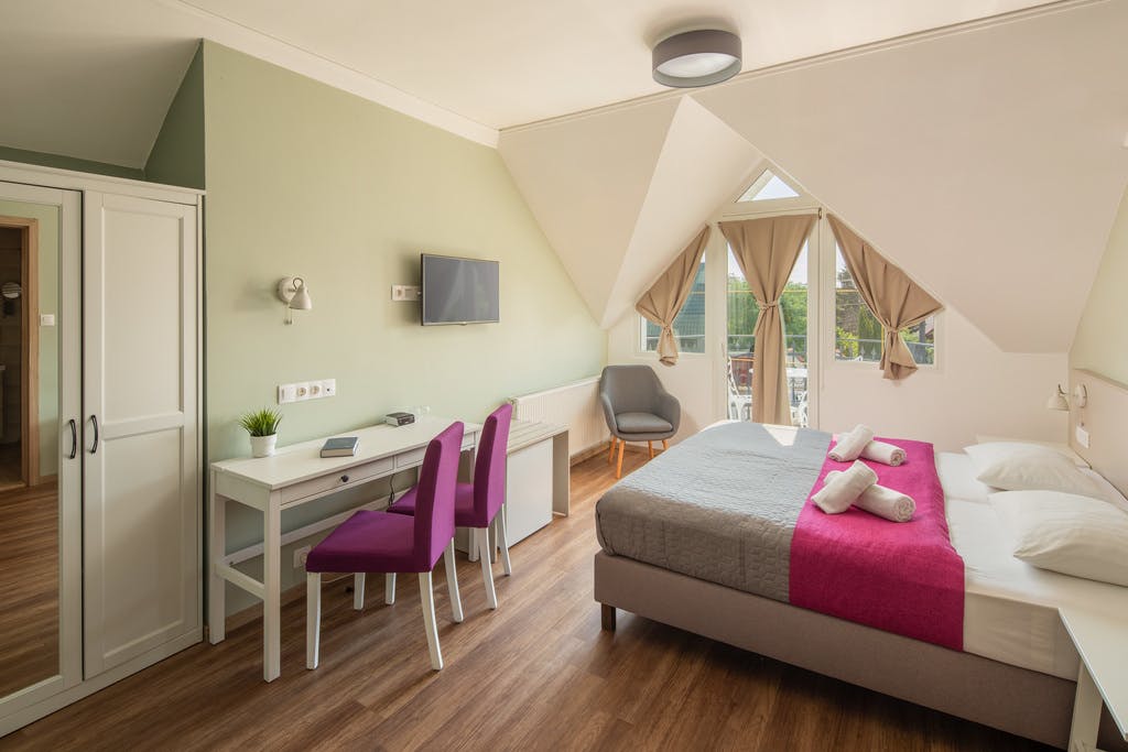 Admiral Family Resort - Oddih na Blatnem jezeru, Keszthely, Madžarska - 296 EUR - 2x nočitev v Superior sobi za 2 osebi, Zajtrk