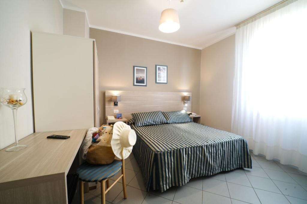 Hotel II Settebello - Doživite sončno Toskano ob zvokih valov, Cecina, Italija - 190 EUR - 2x nočitev v Standard dvoposteljni sobi za 2 osebi, Zajtrk