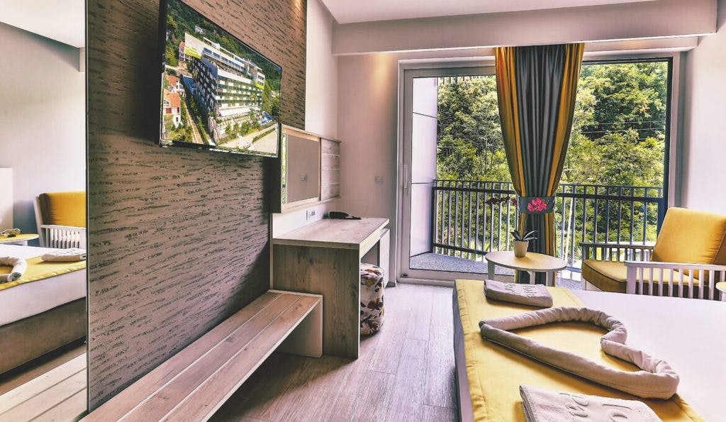 Carine Hotel Park - All inclusive poletje ob morju, Bijela, Črna gora - 953 EUR - 3x nočitev v dvoposteljni sobi s pogledom na gore za 2 osebi, All inclusive