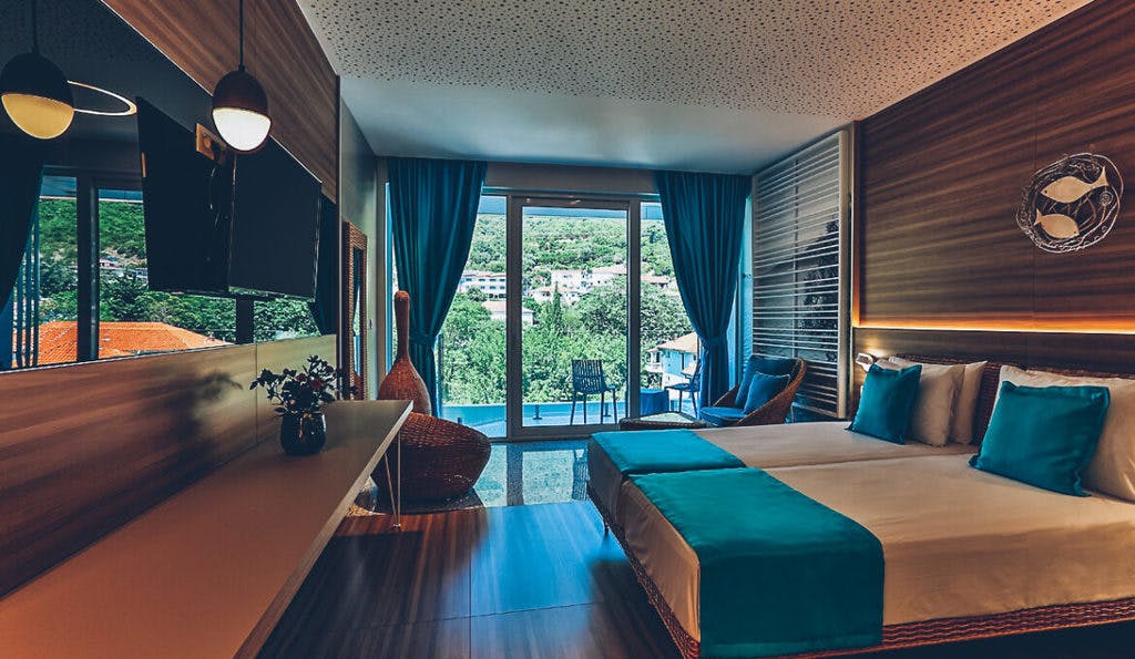 Carine Hotel Kumbor Superior - All inclusive jesen ob morju, Herceg Novi, Črna gora - 621 EUR - 3x nočitev v dvoposteljni Deluxe sobi za 2 osebi, All inclusive