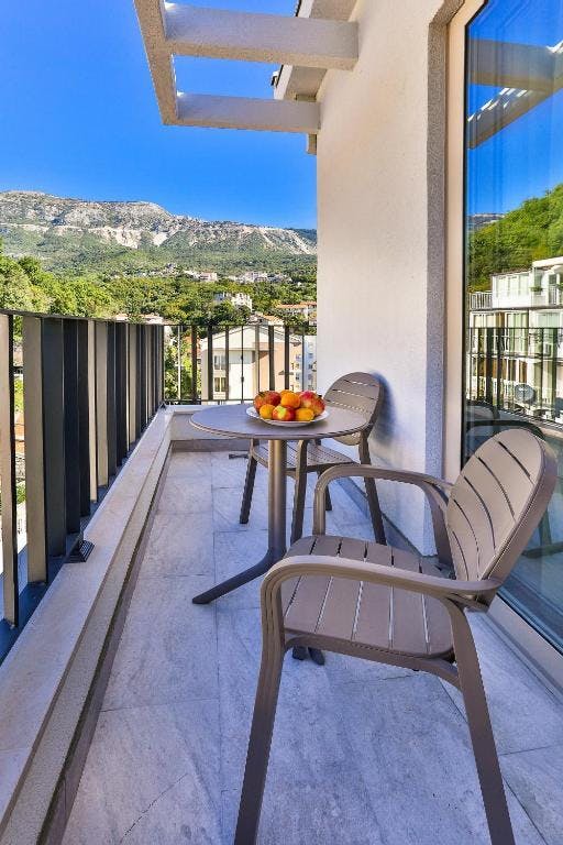 Hotel Bono by Aycon - Družinska pomlad in jesen, Bečići, Črna gora - 432 EUR - 5x nočitev v dvoposteljni Standard sobi (z dodatnim ležiščem) za 2 osebi (1 otrok do 11,99 let brezplačno), Zajtrk