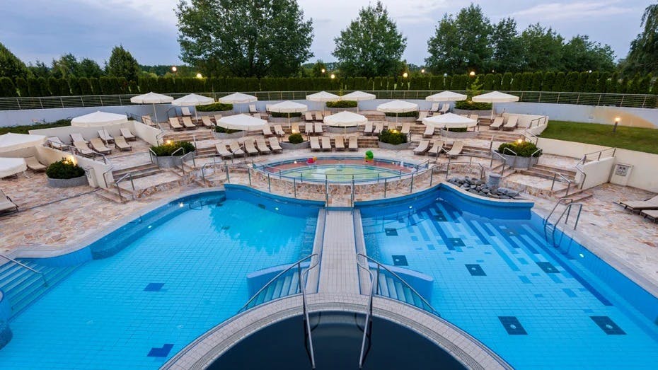 Hotel Livada Prestige - Ljetni odmor udvoje tijekom vikenda, Moravske Toplice, Slovenija - 452 EUR - 2x noćenje u dvokrevetnoj sobi za 2 osobe, Polupansion (buffet doručak i večera) u restoranu hotela Livada