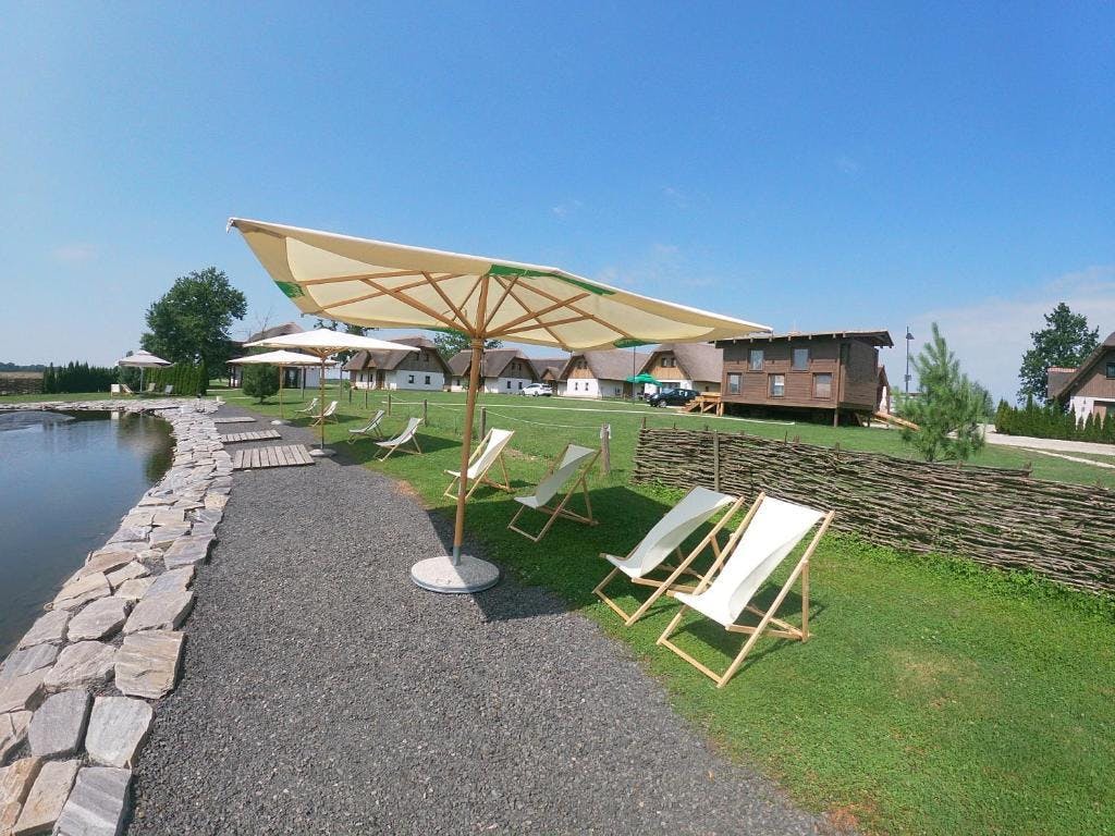 Panonsko selo - Vila s privatnim vanjskim bazenom i saunom - odmor tijekom tjedna, Moravske Toplice, Slovenija - 492 EUR - 2x noćenje u vili s privatnim vanjskim bazenom i saunom za do 7 osoba, 2x karte za kupanje u Termama 3000