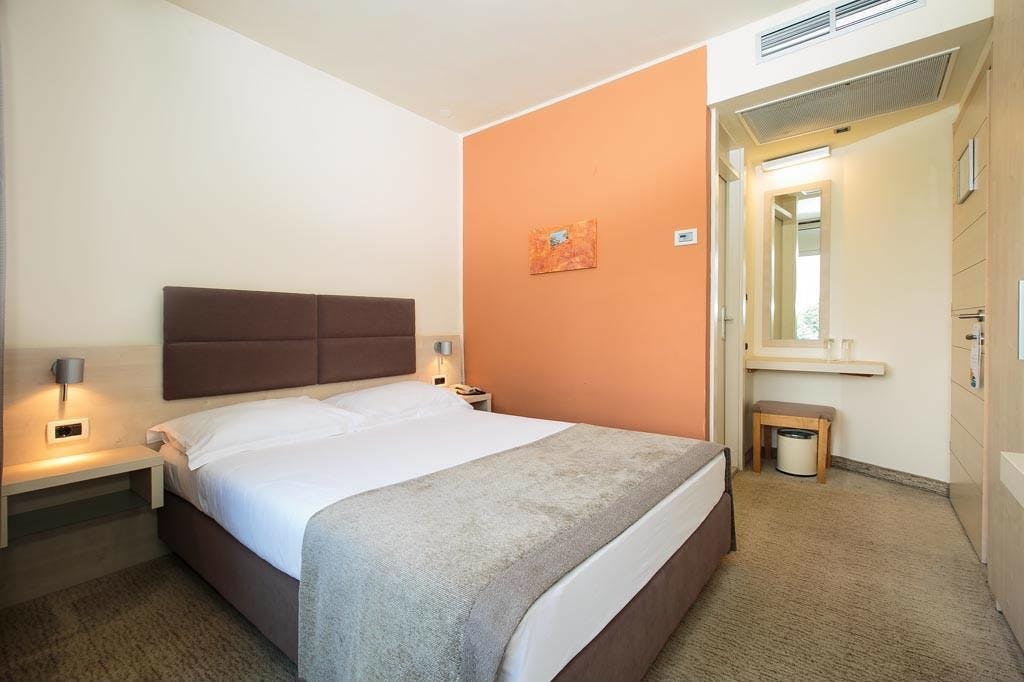 Hotel Mediteran Plava Laguna - Poletje v Poreču, Poreč, Istra, Hrvaška - 1059 EUR - 5x nočitev v dvoposteljni Economy sobi za 2 osebi, Polpenzion