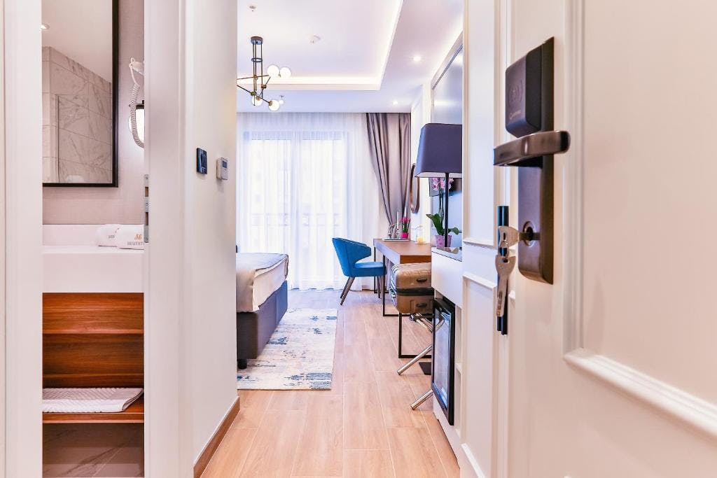 Boutique Hotel Momentum by Aycon - Jesen v Budvi, Budva, Črna gora - 472 EUR - 5x nočitev v dvoposteljni Standard sobi za 2 osebi, Zajtrk