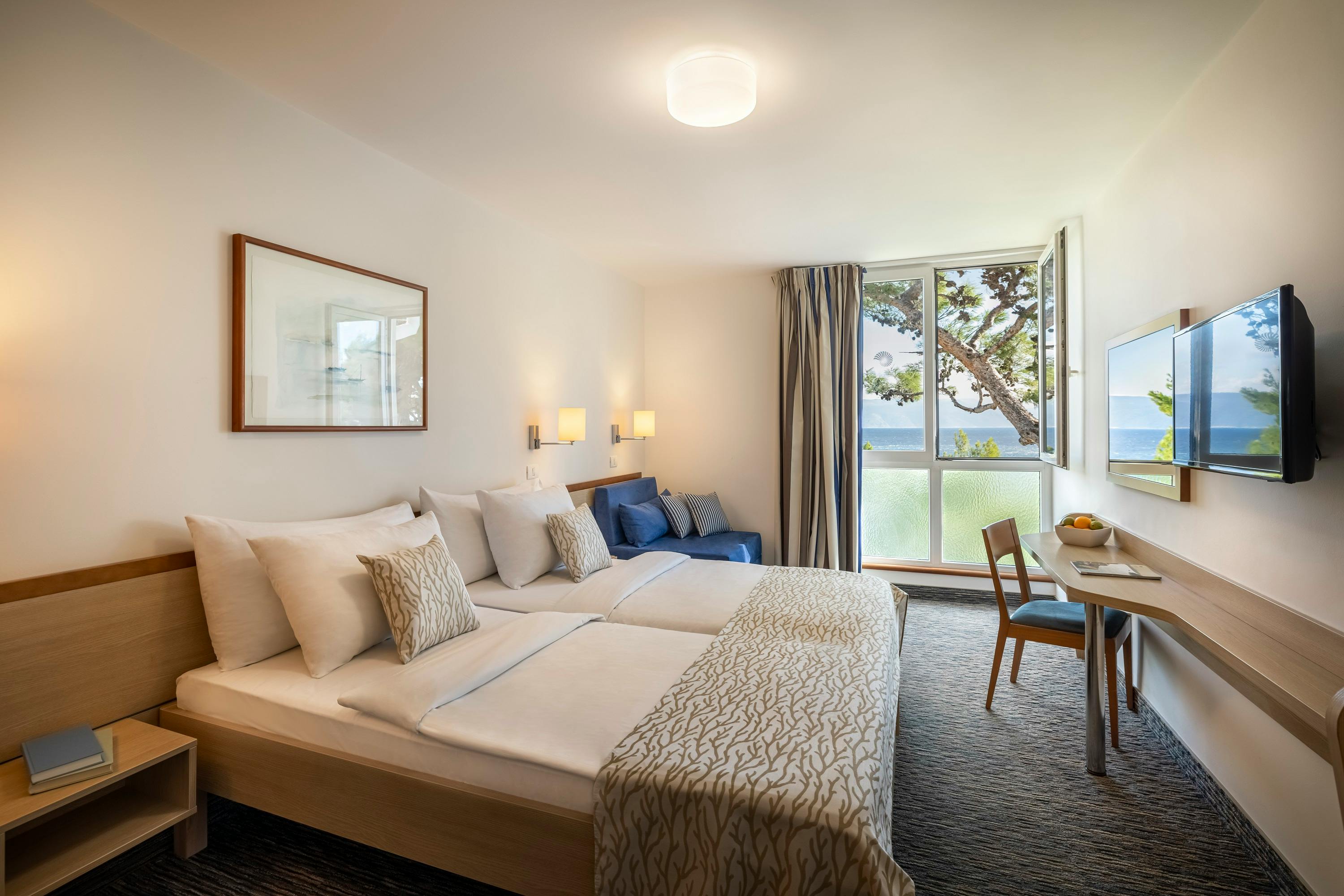 Valamar Sanfior Hotel - Vrhunska sprostitev za pare ob morju v očarljivem Rabcu, Rabac, Hrvaška - 371 EUR - 2x nočitev v sobi „Room for 2“ za 2 osebi, Polpenzion z vključeno brezalkoholno negazirano pijačo iz avtomata ob obrokih