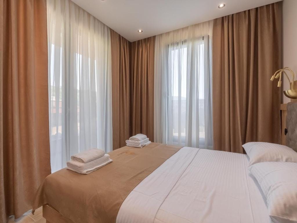 Hotel D'iman - Vrhunski oddih ob morju, Dobre Vode, Črna gora - 316 EUR - 5x nočitev v dvoposteljni Superior sobi za 2 osebi (1 otrok do 15. leta in 1 otrok do 2. leta brezplačno), Zajtrk