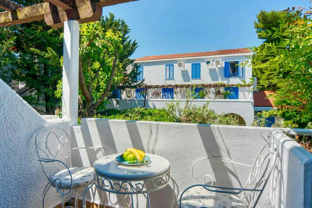 Hotel Slovenska plaža - Konec poletja v Budvi, Budva, Črna gora - 239 EUR - 2x nočitev v Standard dvoposteljni sobi z balkonom za 2 osebi, Polpenzion (samopostrežni zajtrk in večerja)
