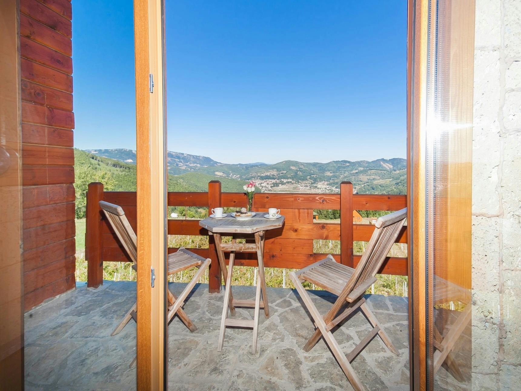 Hotel & Resort Gacka Montenegro - Gorski oddih, Mojkovac, Črna gora - 89 EUR - 2x nočitev v enoposteljni sobi za 1 osebo, Zajtrk z brezplačno kavo ali čajem
