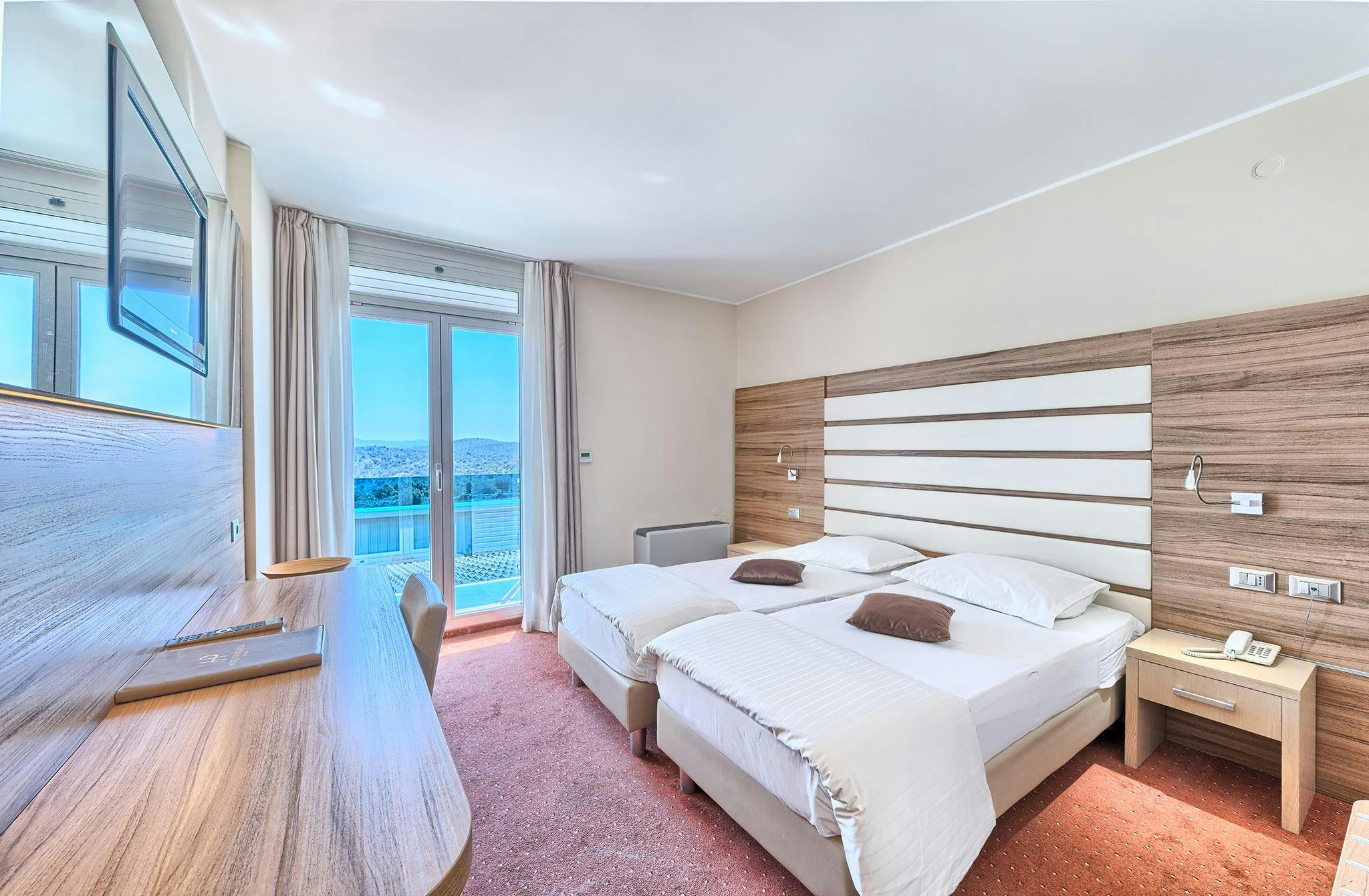 Hotel Panorama - Poletje v Šibeniku, Šibenik, Dalmacija, Hrvaška - 355 EUR - 2x nočitev v dvoposteljni Standard sobi za 2 osebi, Polpenzion