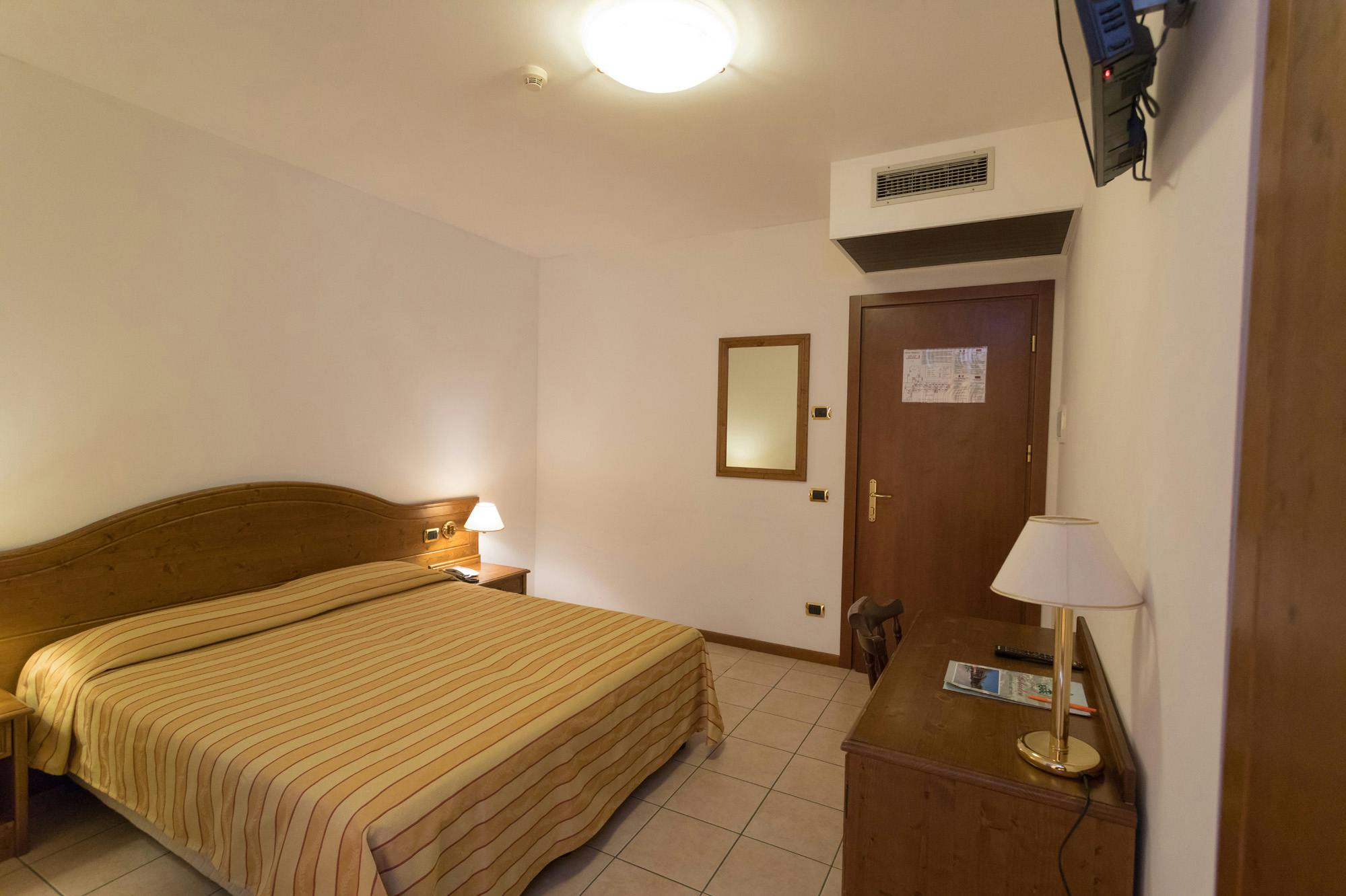 Hotel Belvedere - Jesenski wellness oddih, San Zeno di Montagna, Italija - 245 EUR - 2x nočitev v dvoposteljni sobi za 2 osebi (1 otrok do 12,99 let brezplačno), Polpenzion