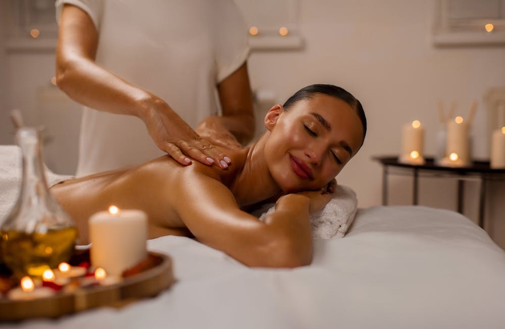 Hotel Slatina Superior - Romantično wellness vikend opuštanje uz masažu, Rogaška Slatina, Slovenija - 389 EUR - 2x noćenje u dvokrevetnoj sobi za 2 osobe, Bogati doručak i 1x romantična večera uz svijeće u restoranu Bistro