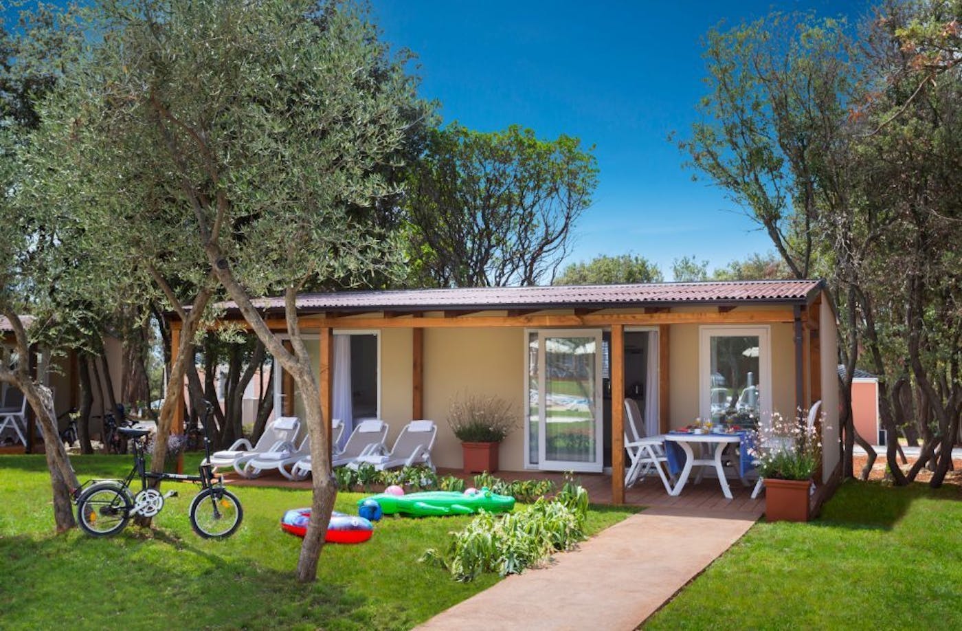 Kamp Polari - Mobilna hiška Standard, Rovinj, Hrvaška - 430 EUR - 2x nočitev v mobilni hiški Standard za do 6 oseb (4 odrasle osebe in 2 otroka do 11,99 let), Uporaba zunanjega bazena