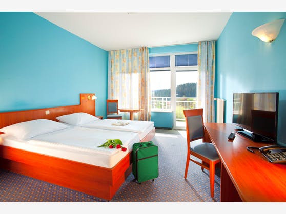 Hotel Vesna - Terme Topolšica - Romantično ali družinsko poletje v termah, Topolšica, Slovenija - 242 EUR - 2x nočitev v dvoposteljni Comfort sobi z balkonom za 2 osebi (1. otrok do 9,99 let in 2. otrok do 4,99 let brezplačno), Polpenzion